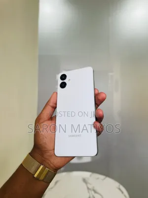 Samsung Galaxy A06 128 GB White