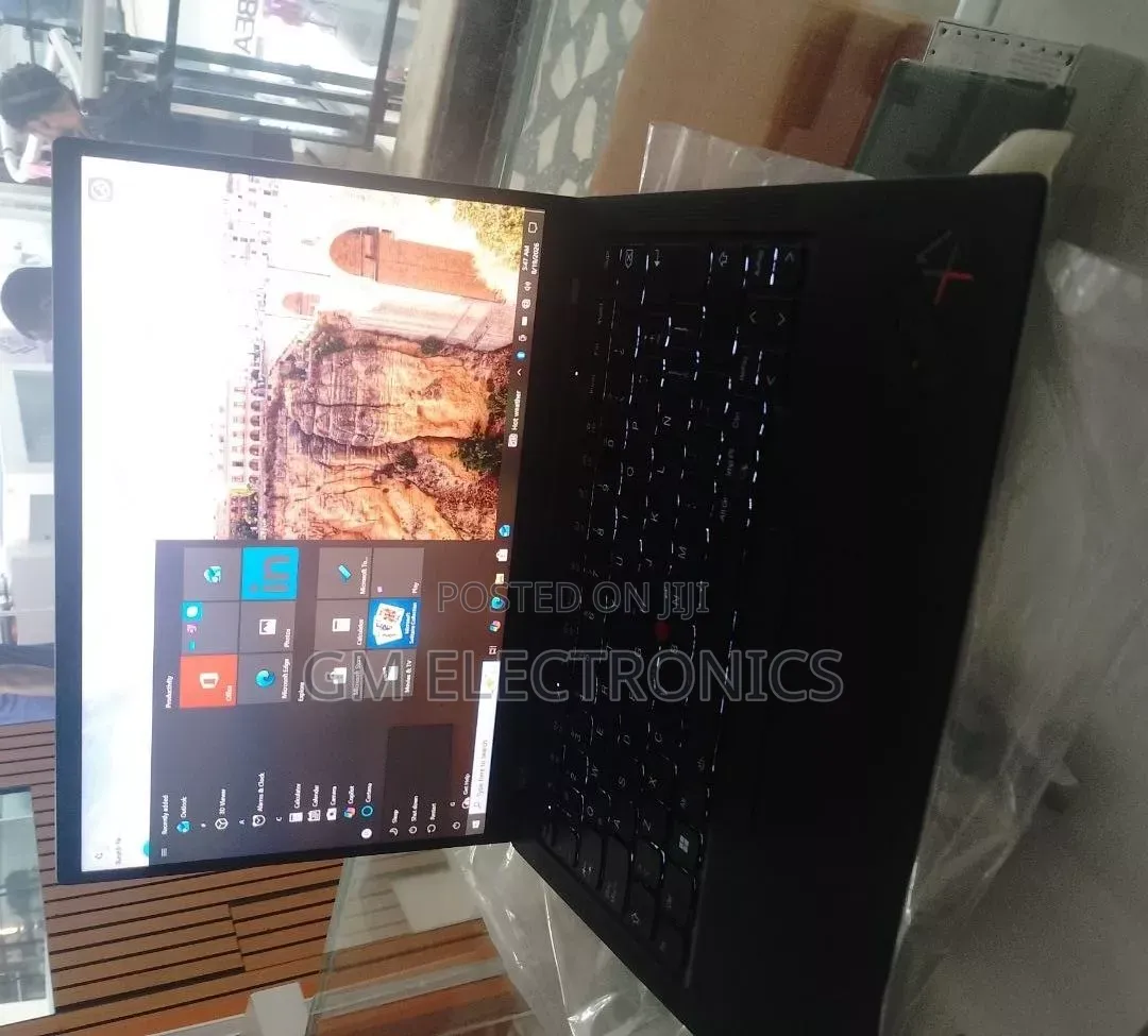 New Laptop Lenovo ThinkPad X1 Carbon 16GB Intel Core i7 SSD 512GB
