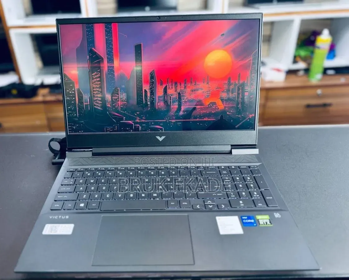 New Laptop HP Victus 15 16GB Intel Core i7 SSD 512GB