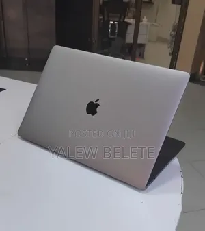 New Laptop Apple MacBook Pro 2017 16GB Intel Core i7 SSD 512GB
