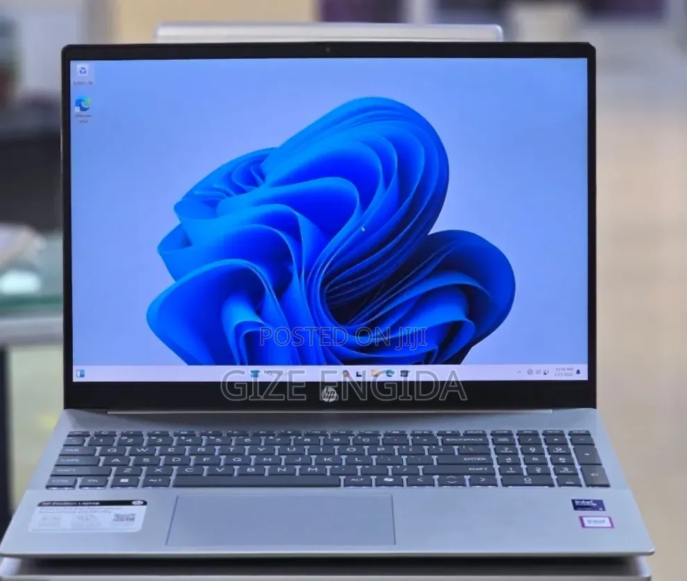New Laptop HP Pavilion 15 8GB Intel Core Ultra 5 SSD 512GB