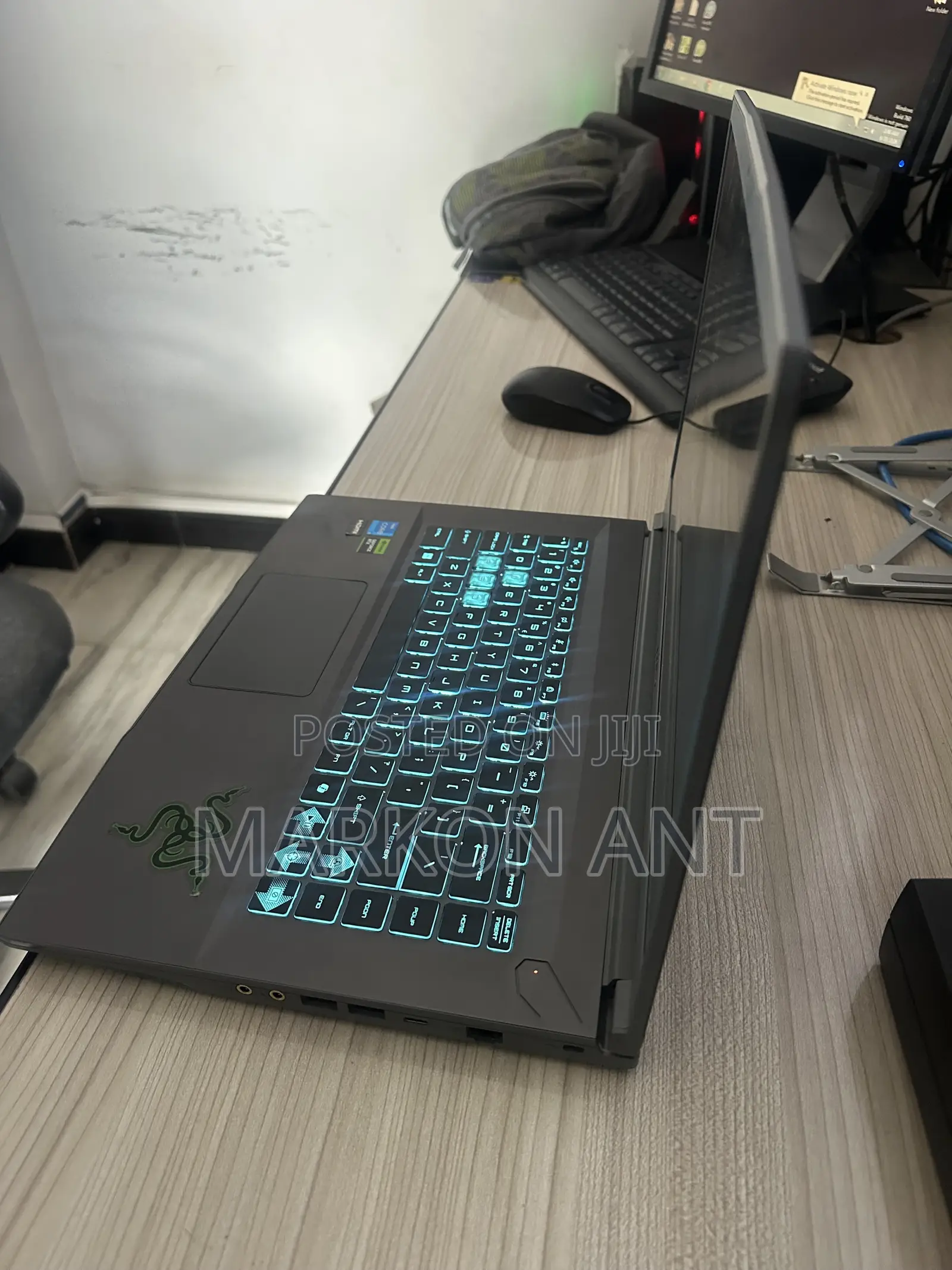 New Laptop MSI GF75 Thin 16GB Intel Core i5 SSD 512GB