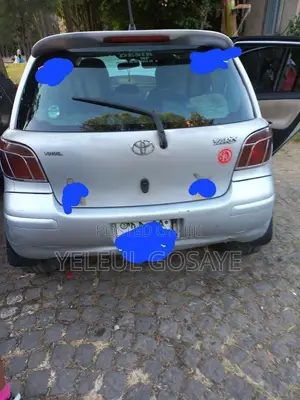Toyota Vitz 2004 White