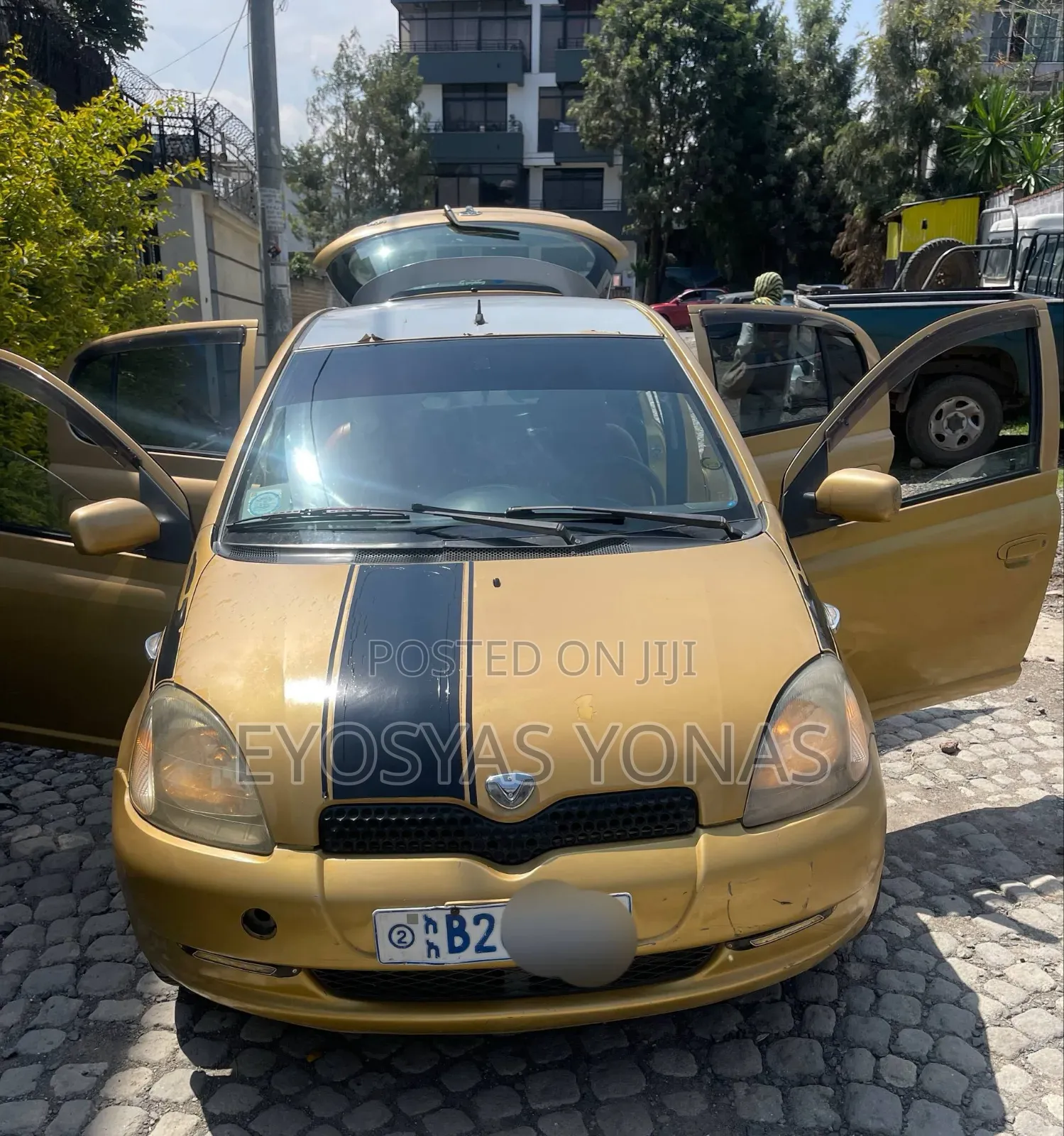 Toyota Vitz 2001 Gold