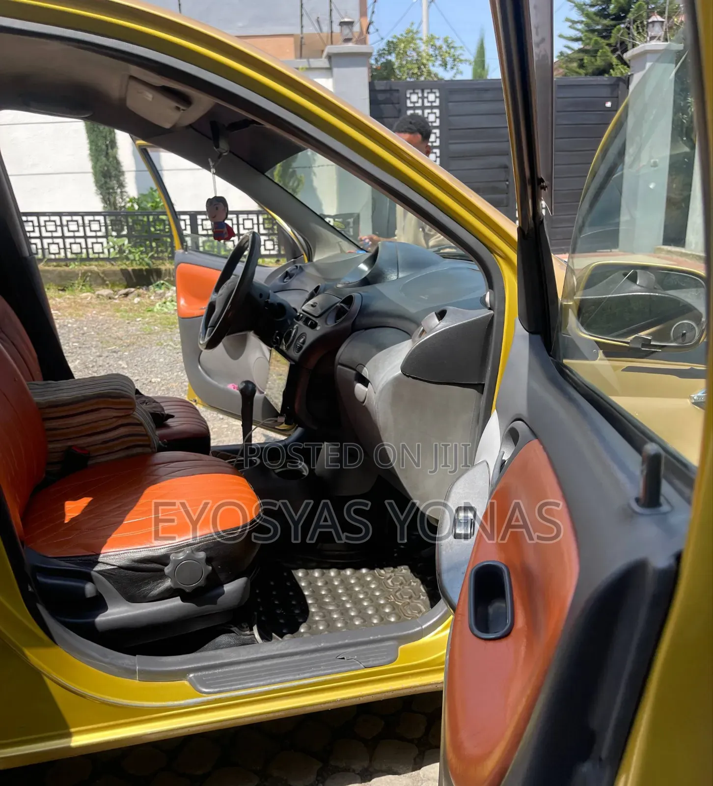 Toyota Vitz 2001 Gold