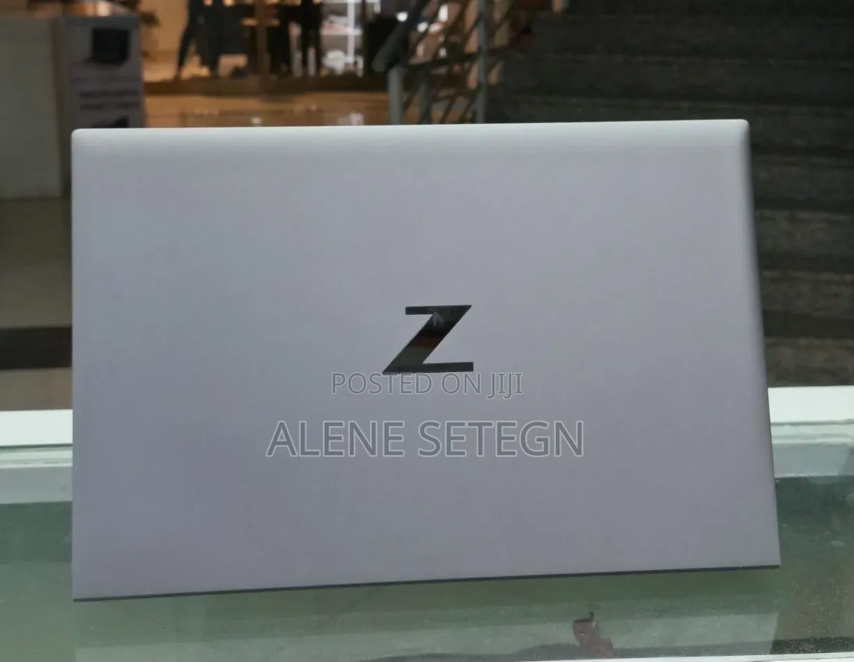 New Laptop HP ZBook Firefly 14 G7 16GB Intel Core i7 SSD 512GB