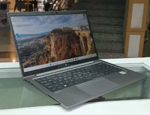 New Laptop HP ZBook Firefly 14 G7 16GB Intel Core i7 SSD 512GB