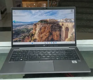 New Laptop HP ZBook Firefly 14 G7 16GB Intel Core i7 SSD 512GB