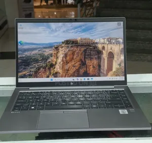 New Laptop HP ZBook Firefly 14 G7 16GB Intel Core i7 SSD 512GB