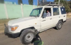 Toyota Land Cruiser 2009 White