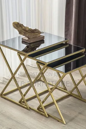 Aurelia Nest Table