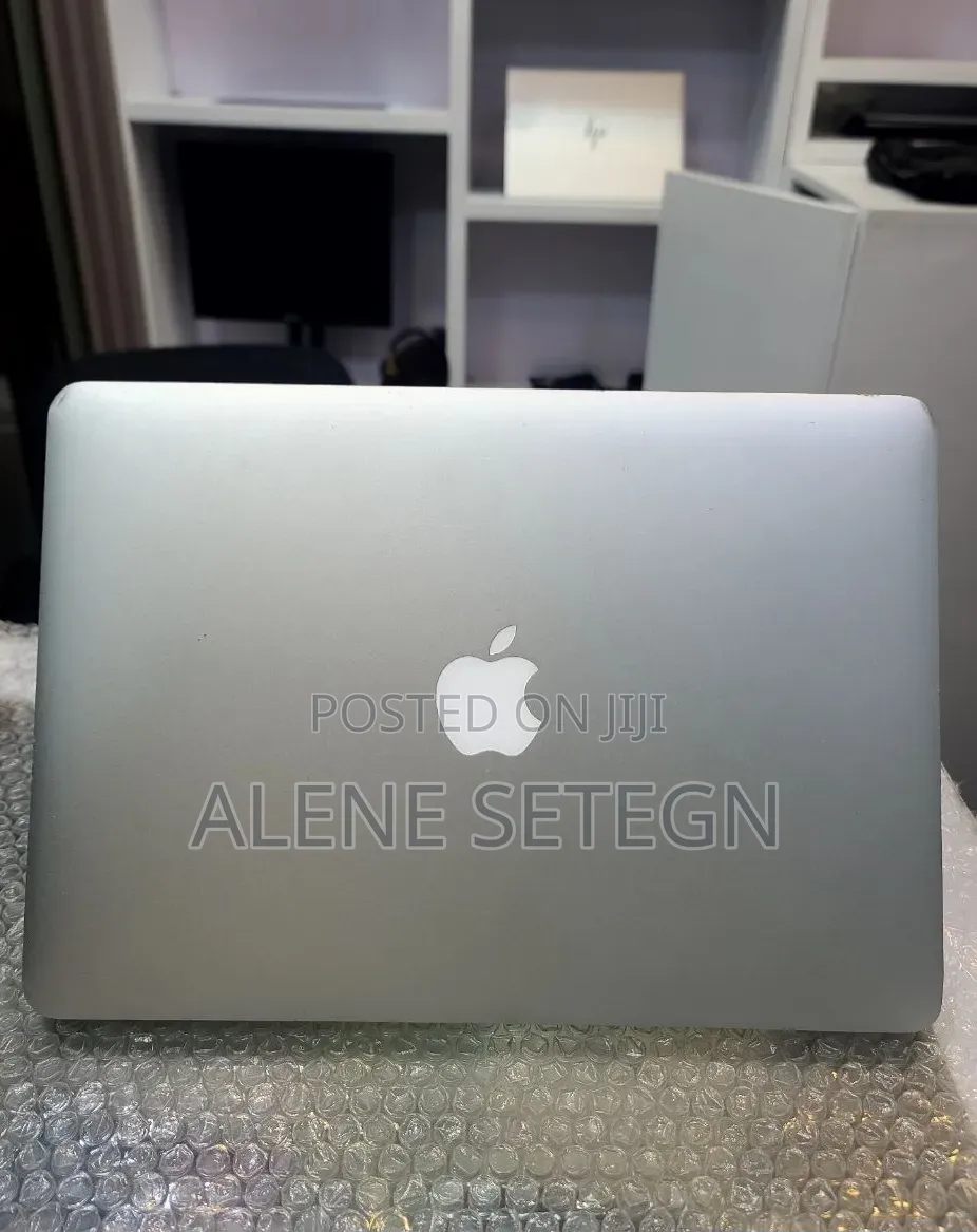 New Laptop Apple MacBook Air 2017 8GB Intel Core i5 SSD 128GB