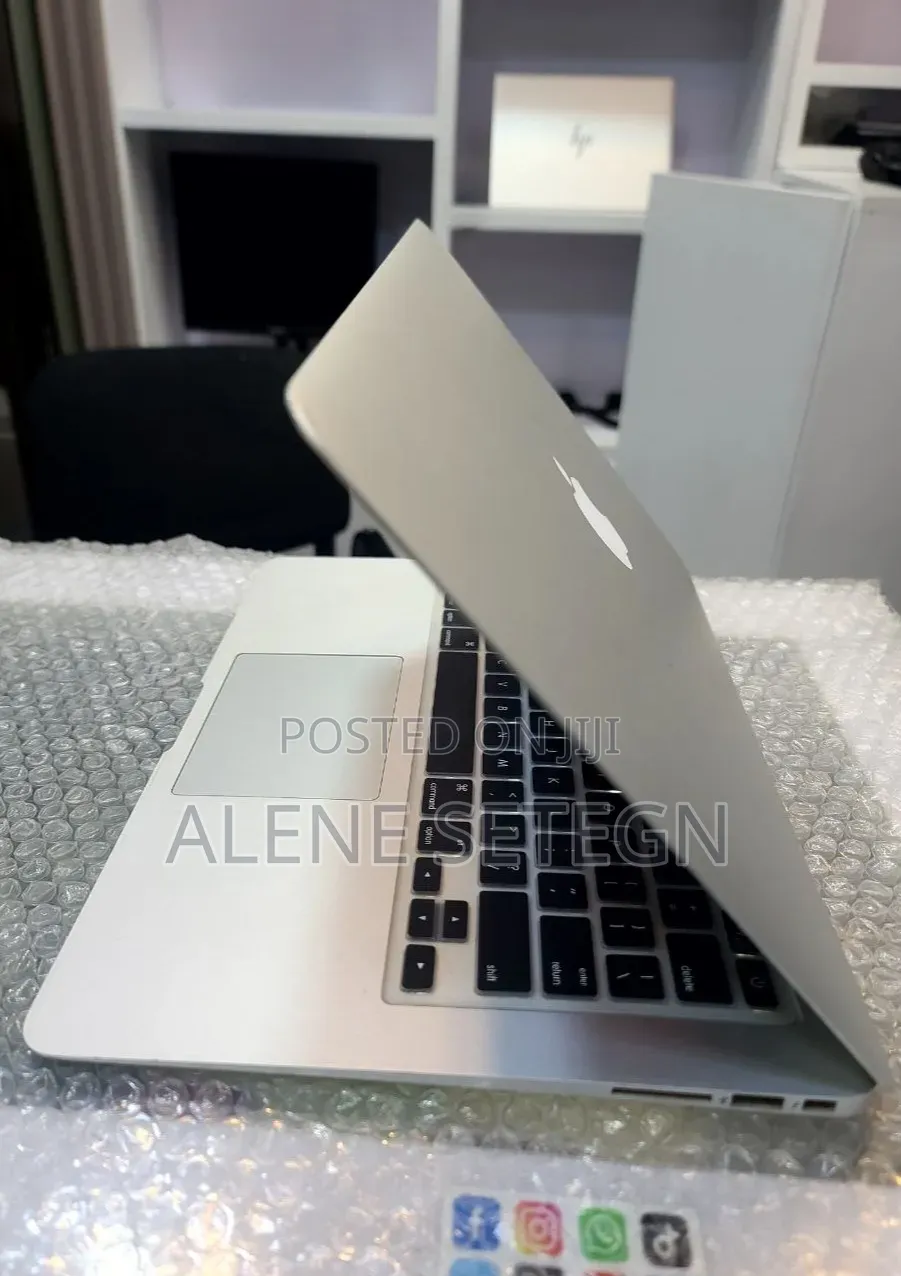 New Laptop Apple MacBook Air 2017 8GB Intel Core i5 SSD 128GB