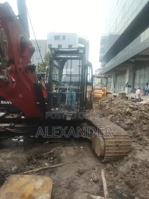 የሚሸጥ ጊቢና ቤት ካራ አካባቢ 300m From Main Road(Asphalt)