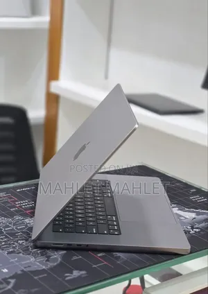 New Laptop Apple MacBook Pro 2023 M2 16GB Apple M2 SSD 512GB