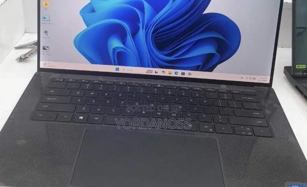 New Laptop Dell XPS 15 16GB Intel Core i7 SSD 512GB