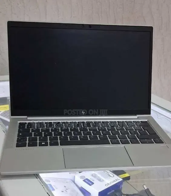 New Laptop HP EliteBook 830 G8 16GB AMD Ryzen 5 SSD 512GB