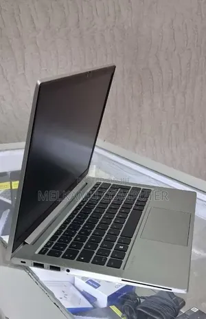 New Laptop HP EliteBook 830 G8 16GB AMD Ryzen 5 SSD 512GB