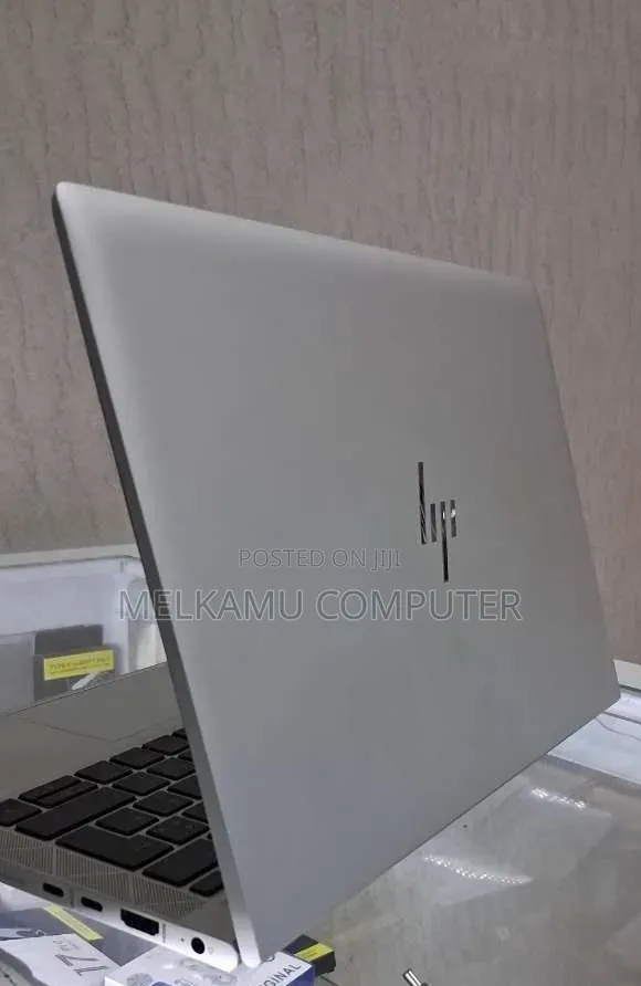 New Laptop HP EliteBook 830 G8 16GB AMD Ryzen 5 SSD 512GB