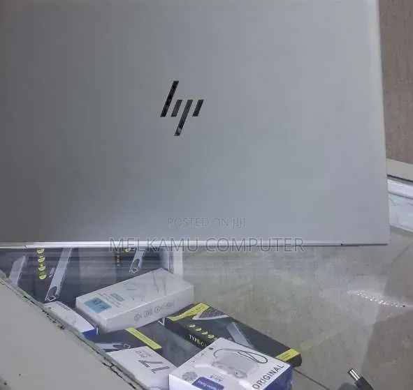 New Laptop HP EliteBook 830 G8 16GB AMD Ryzen 5 SSD 512GB