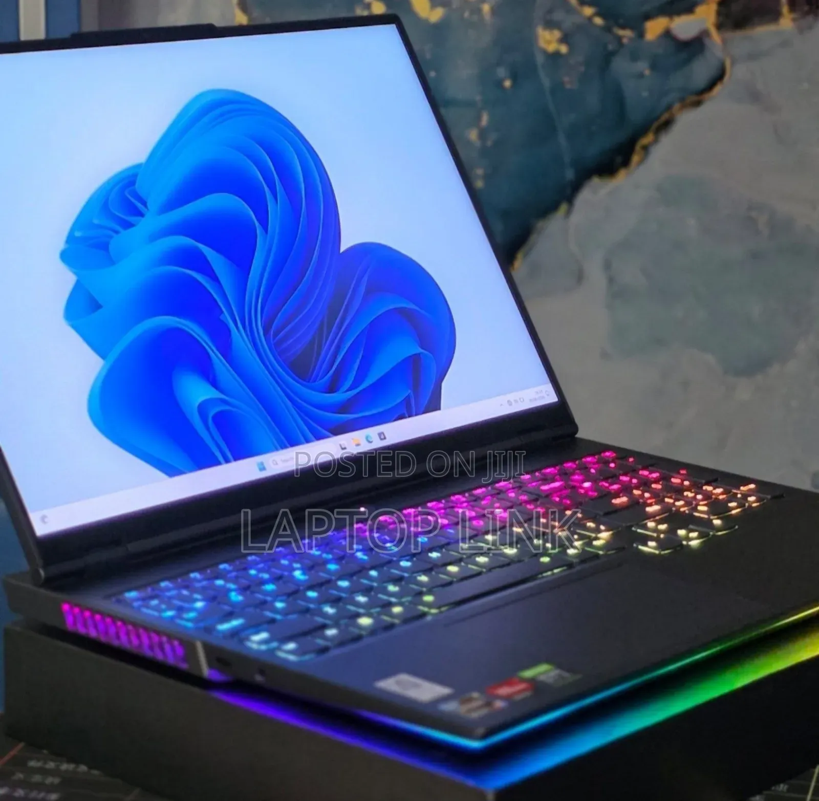 New Laptop Lenovo Legion 9 32GB AMD Ryzen 9 SSD 1T