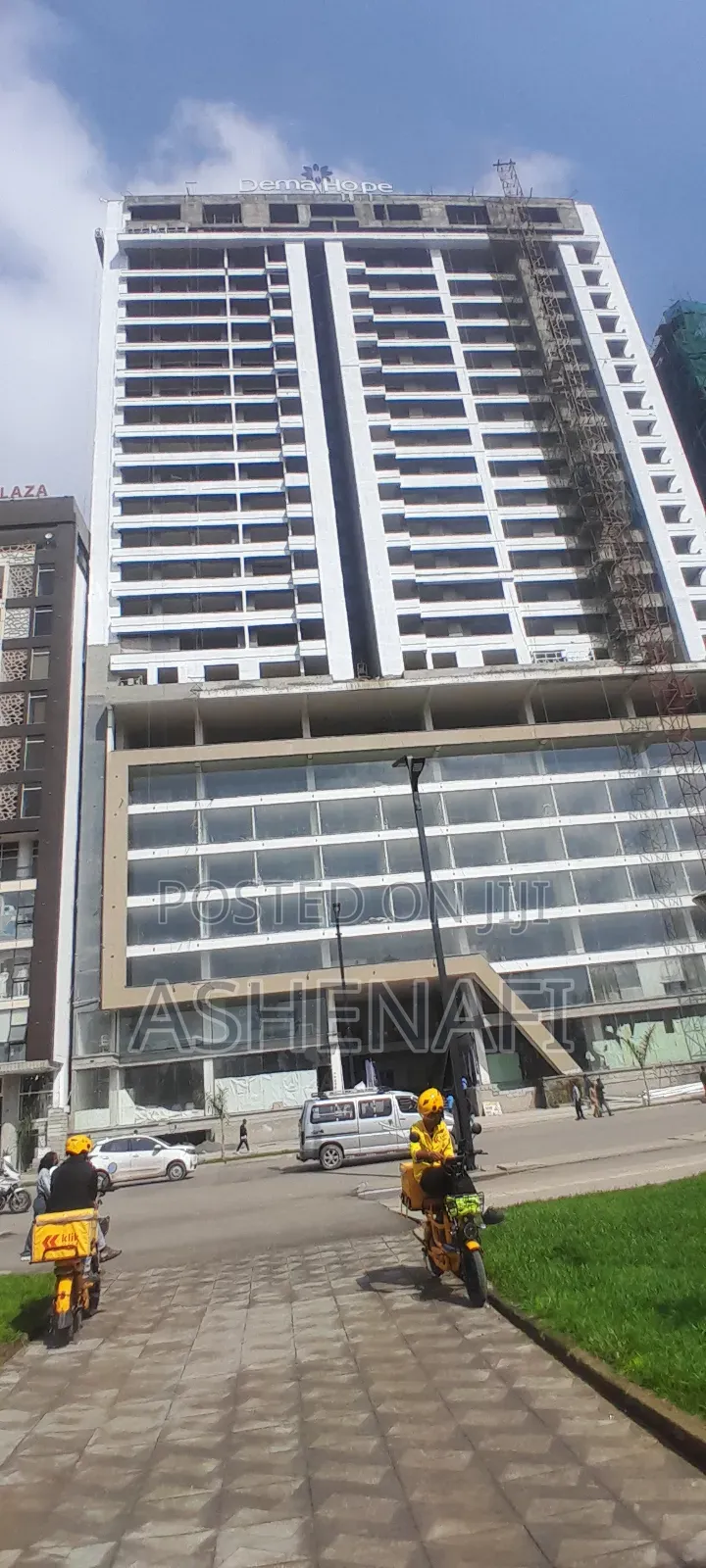 5bdrm Apartment in Dema Hope Real, Bole for sale