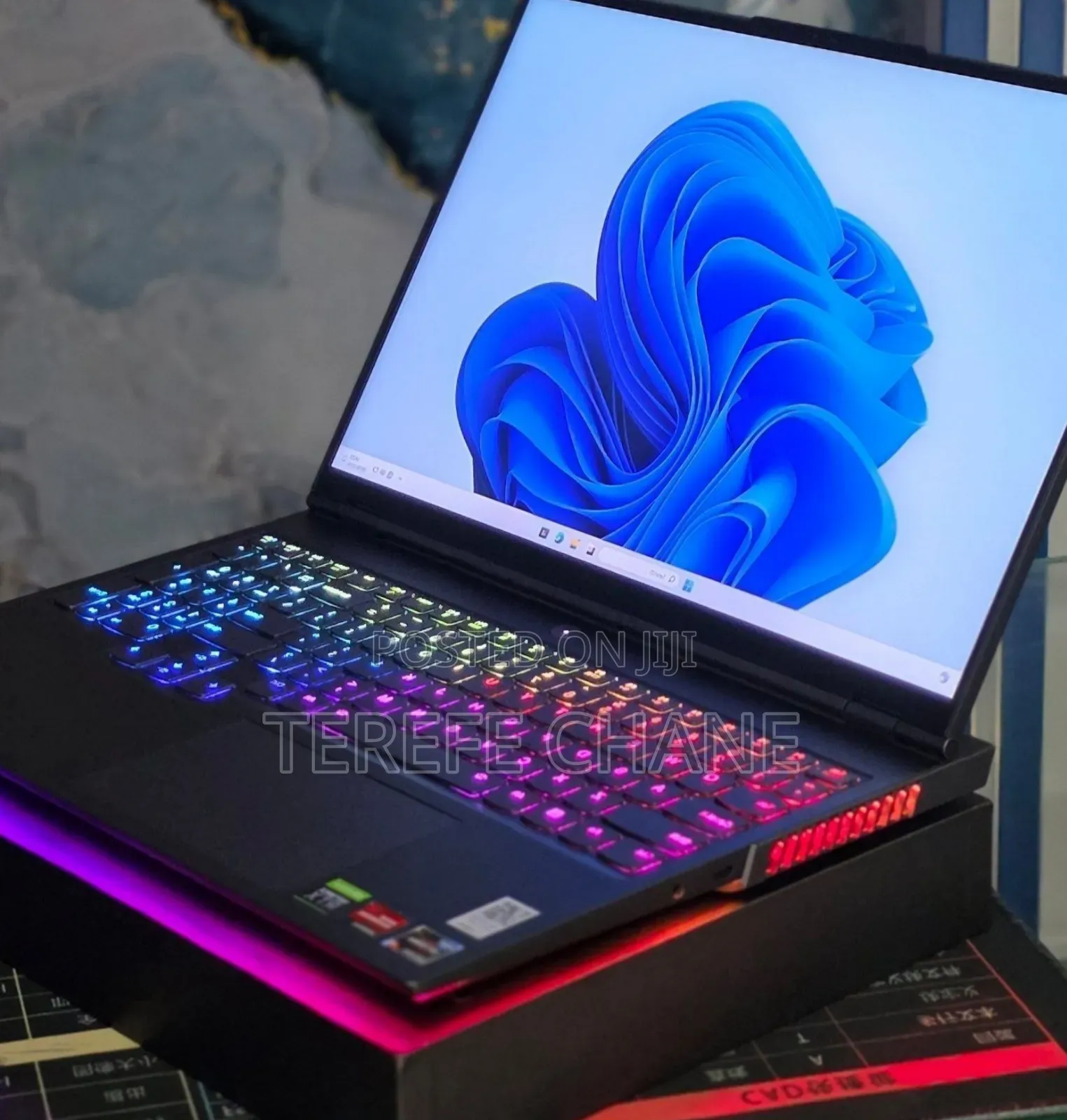 New Laptop Lenovo Legion 9 32GB AMD Ryzen 9 SSD 1T
