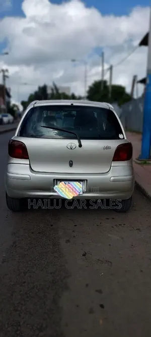 Toyota Vitz 2002 Gold