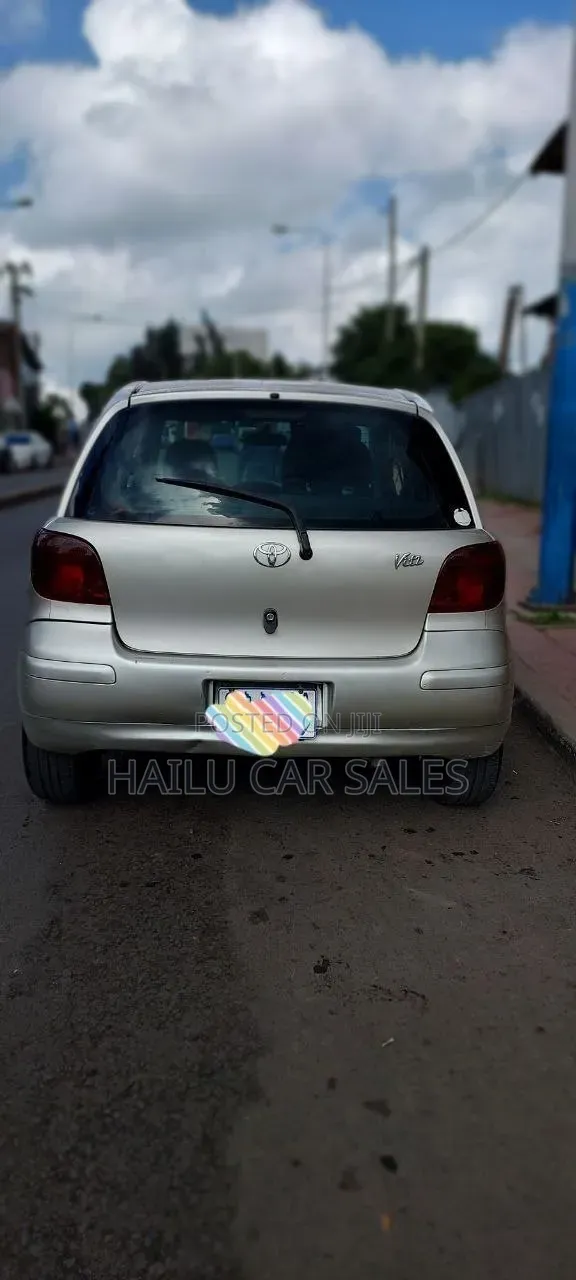 Toyota Vitz 2002 Gold