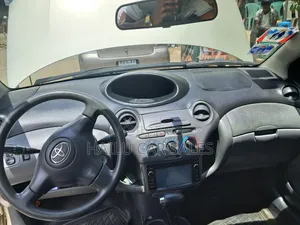 Toyota Vitz 2002 Gold