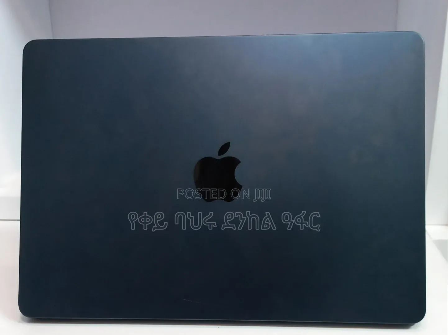 New Laptop Apple MacBook Air 2022 M2 8GB Intel Core i5 SSD 256GB