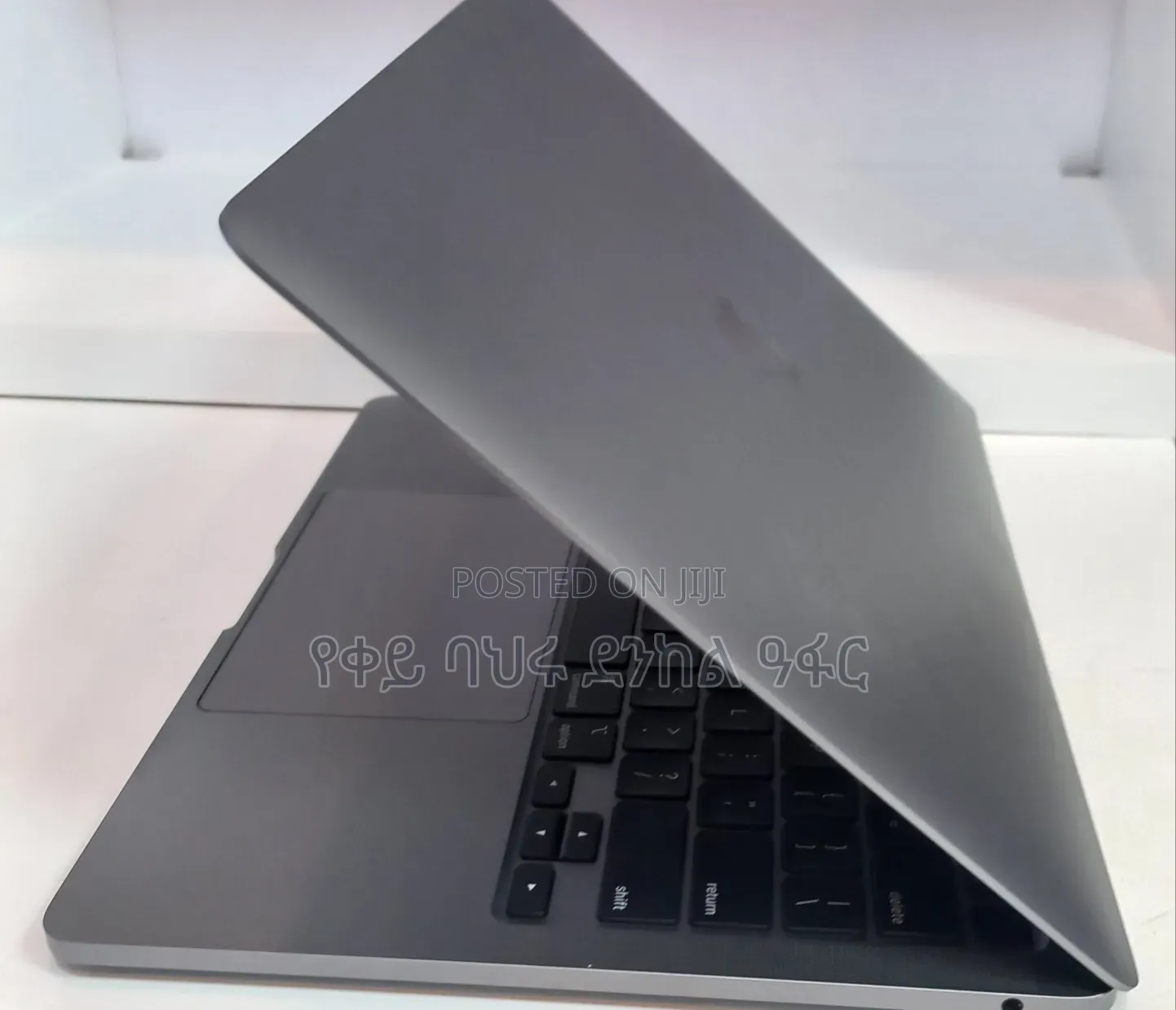 New Laptop Apple MacBook Pro 2020 M1 8GB Intel Core i5 SSD 256GB