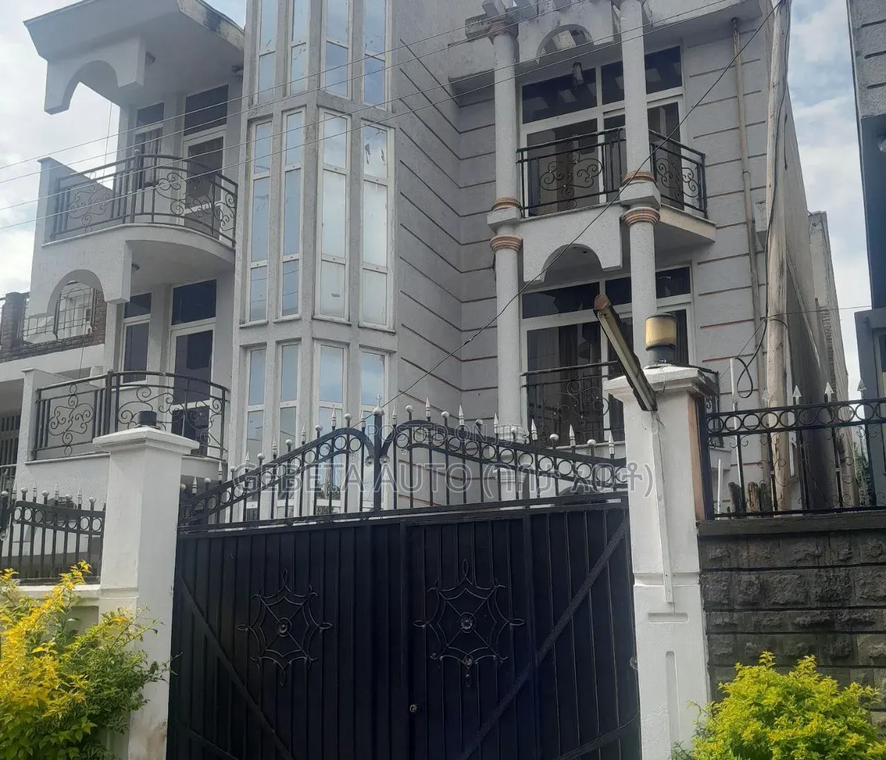 Furnished 5bdrm House in Figa, Yeka for sale