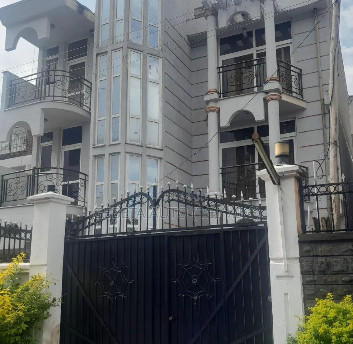 Furnished 5bdrm House in Figa, Yeka for sale