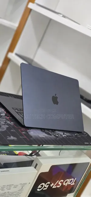 New Laptop Apple MacBook Air 2025 M4 16GB Apple M4 SSD 256GB