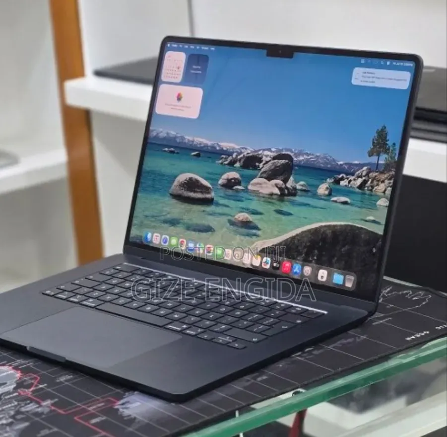 New Laptop Apple MacBook Air 2025 M4 16GB Apple M4 SSD 256GB