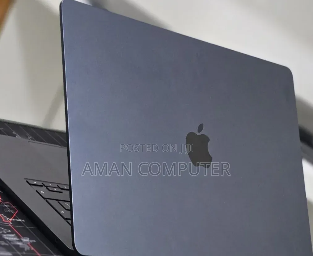 New Laptop Apple MacBook Air 2025 M4 16GB Apple M4 SSD 256GB