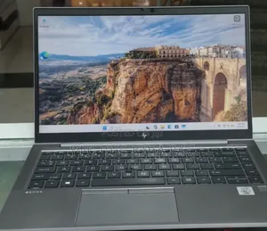 New Laptop HP ZBook Firefly 14 G7 16GB Intel Core i7 SSD 512GB