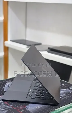 New Laptop Apple MacBook 16GB SSD 256GB