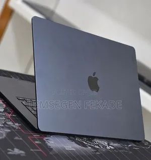 New Laptop Apple MacBook Air 2025 M4 16GB Apple M4 SSD 256GB