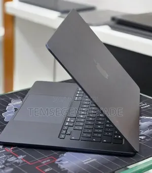 New Laptop Apple MacBook Air 2025 M4 16GB Apple M4 SSD 256GB
