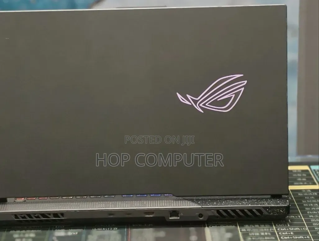 New Laptop Asus ROG Strix G17 16GB AMD Ryzen 9 SSD 1T