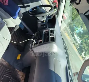 Toyota HiAce 2004 Blue