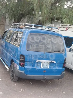 Toyota HiAce 2004 Blue