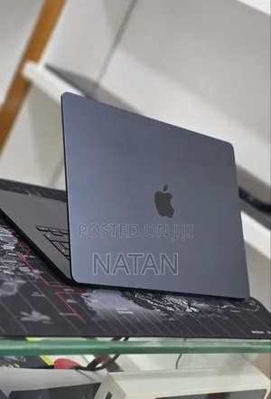 New Laptop Apple MacBook Air 2025 M4 16GB SSD 256GB