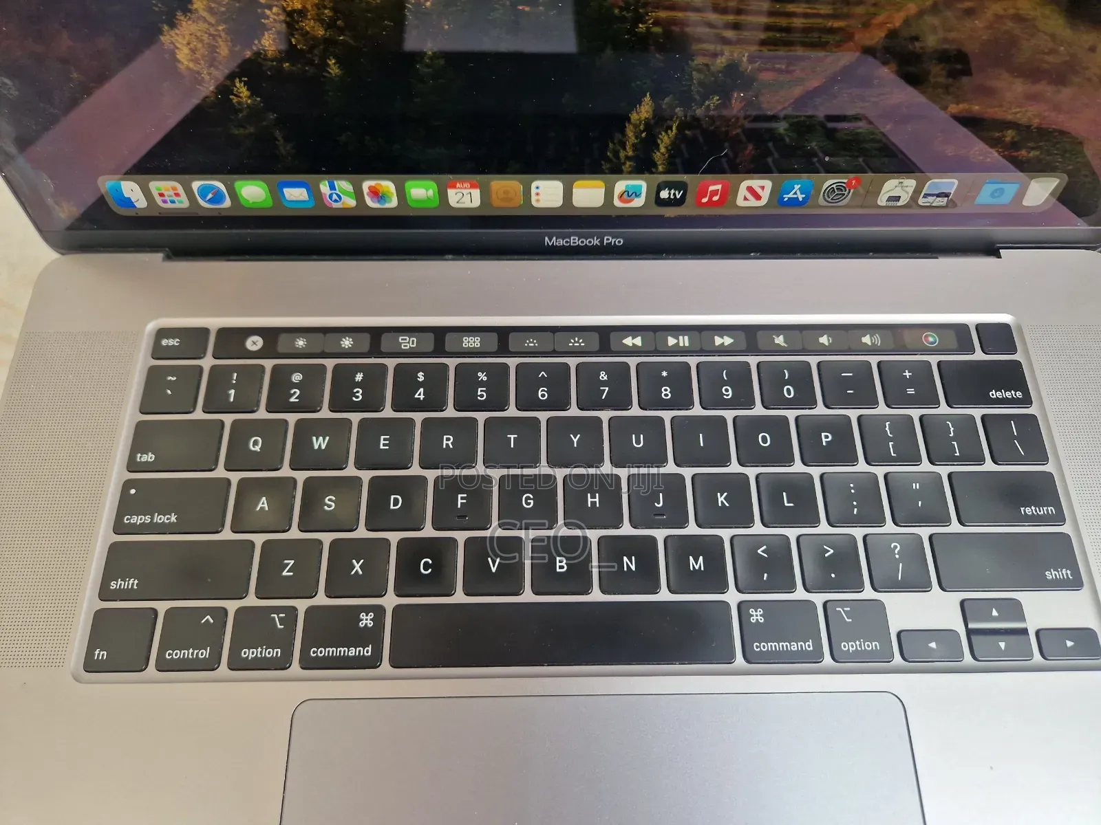 New Laptop Apple MacBook Pro 2019 16GB Intel Core i7 SSD 512GB