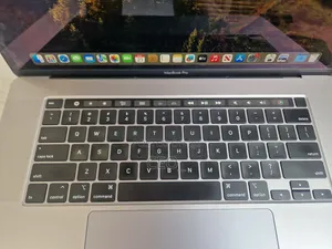 New Laptop Apple MacBook Pro 2019 16GB Intel Core i7 SSD 512GB