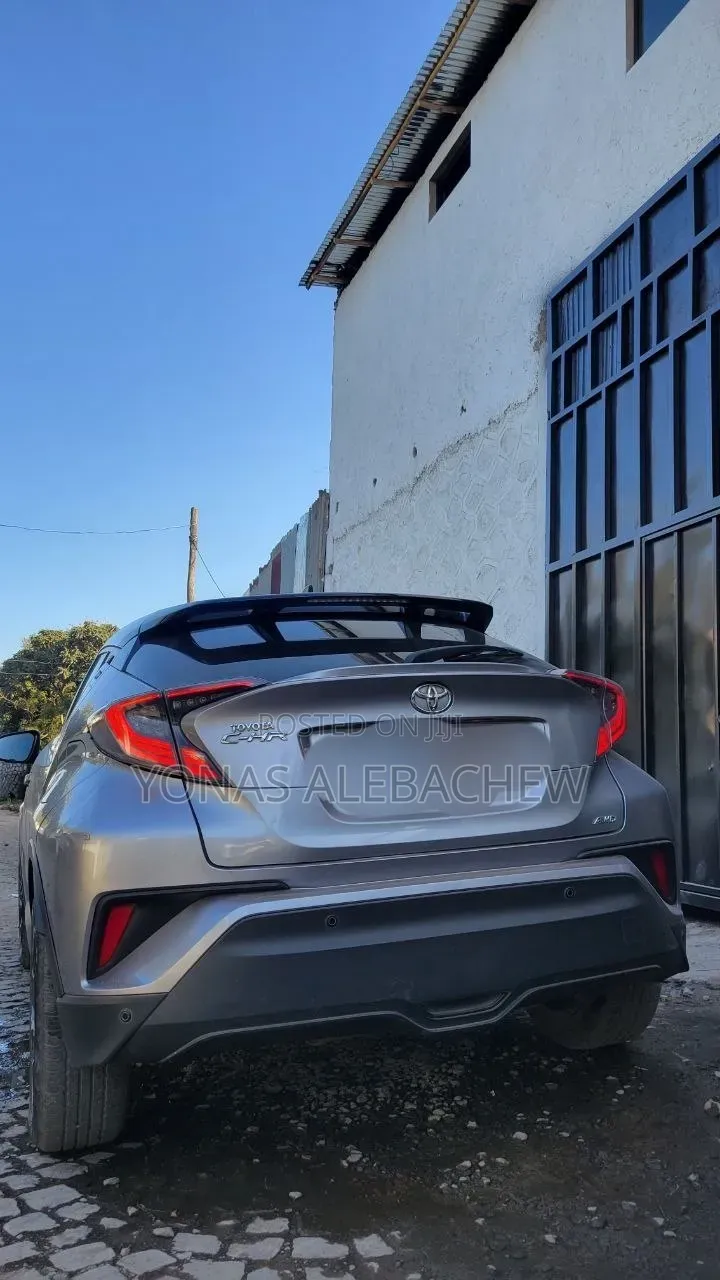 Toyota C-HR 2020 Gray