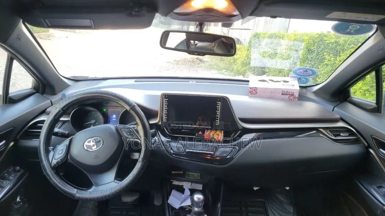 Toyota C-HR 2020 Gray