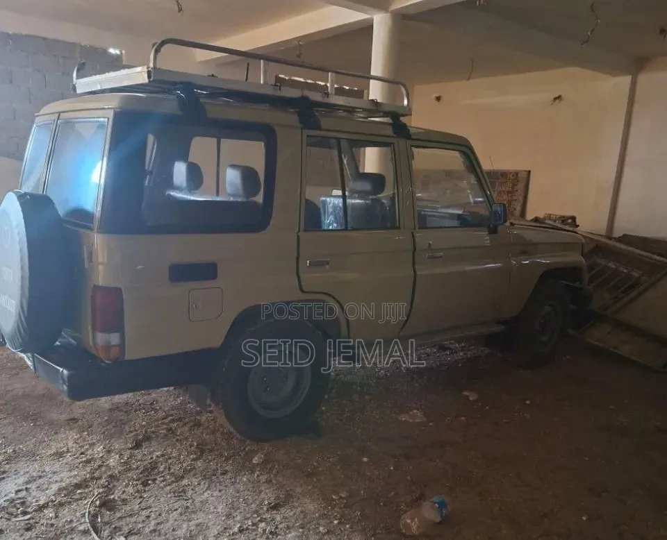 Toyota Land Cruiser 1992 Gray